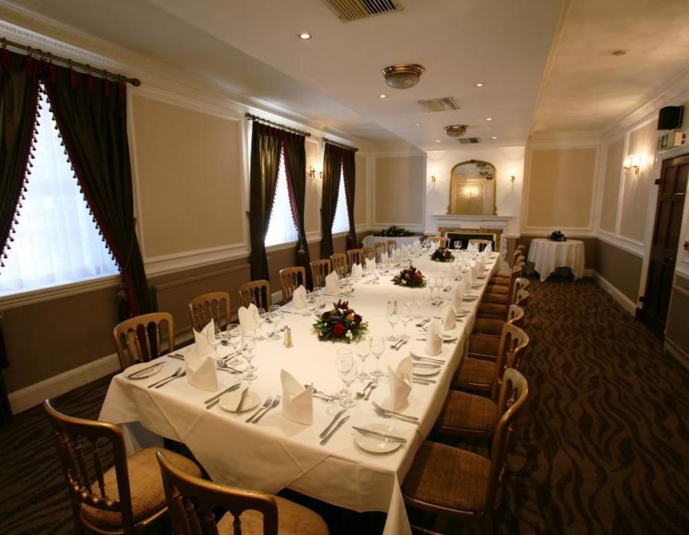 The Old Palace Lodge Dunstable Exterior photo